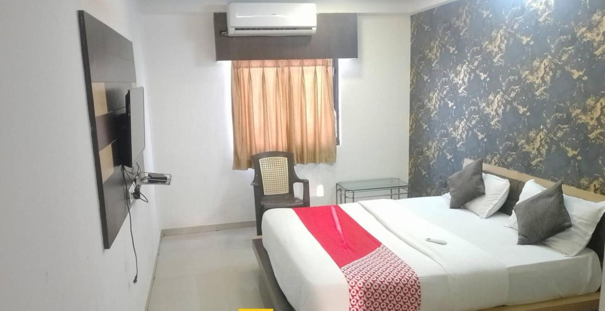 Hotel Paradise -Ahmedabad Buitenkant foto