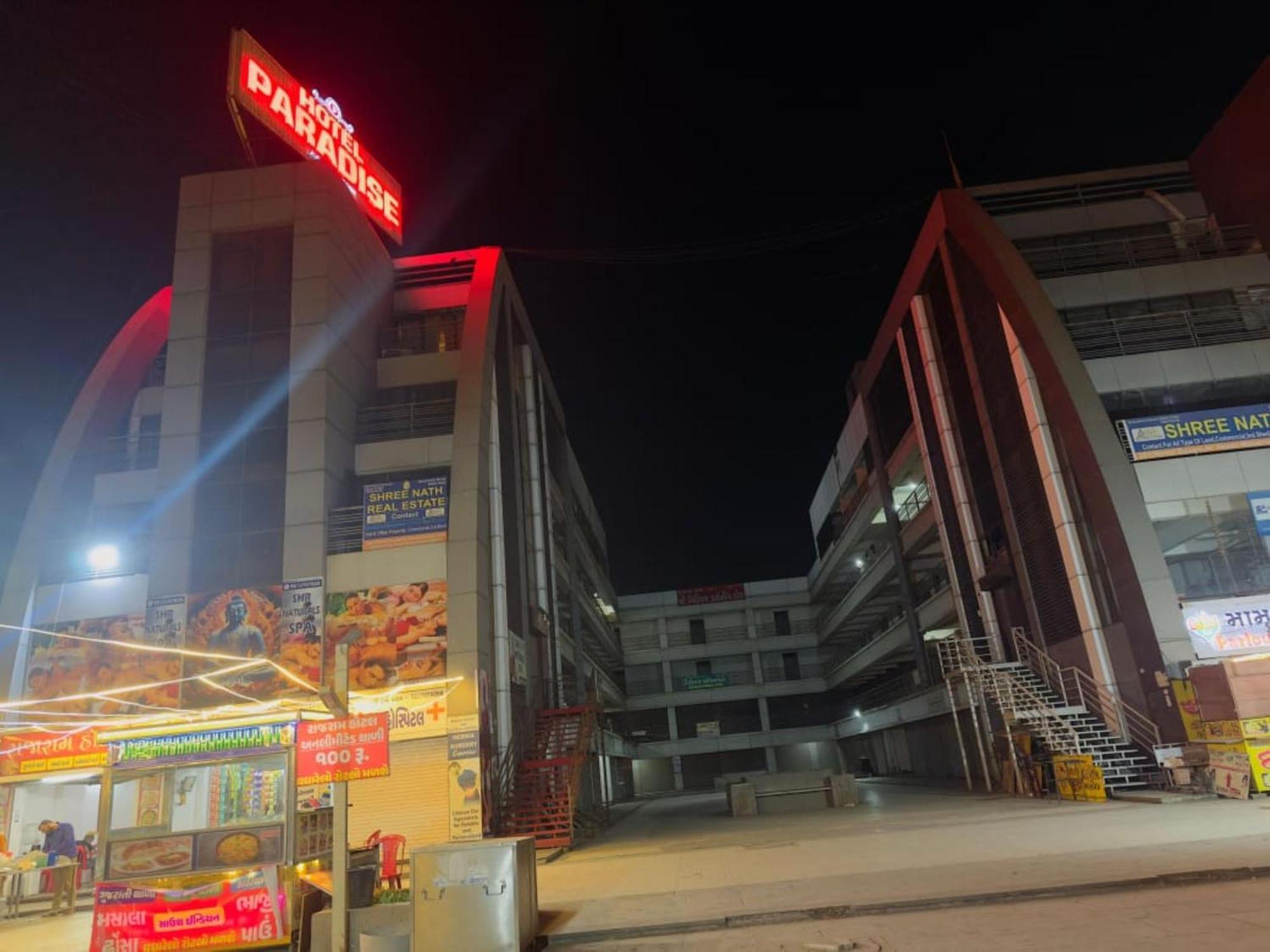 Hotel Paradise -Ahmedabad Buitenkant foto